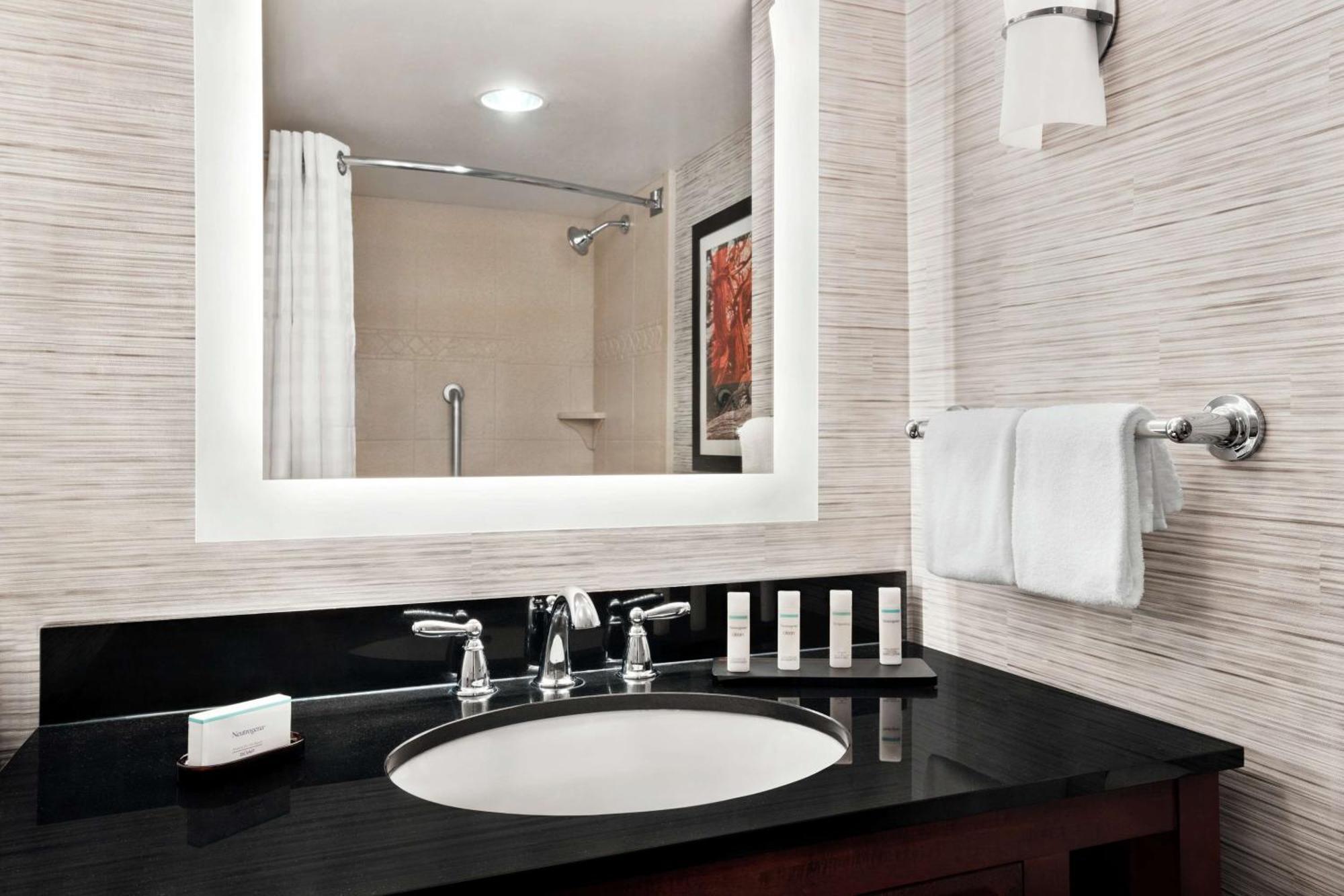 Embassy Suites Brunswick Εξωτερικό φωτογραφία